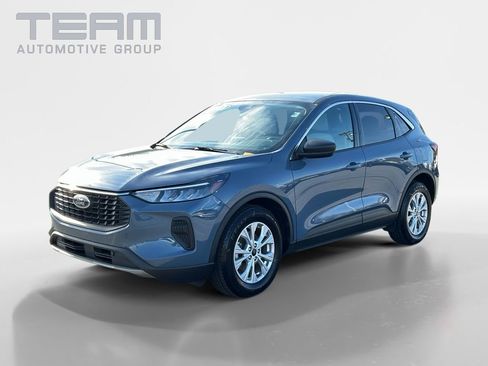 Used 2023 Ford Escape Active image 3