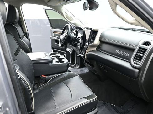 Used 2024 RAM 2500 Laramie image 14