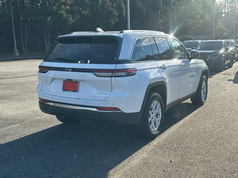 Used 2023 Jeep Grand Cherokee Limited image 9