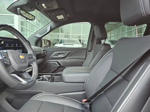 Used 2025 Chevrolet Silverado EV LT w/ LT Premium Package AWD/4WD image 33