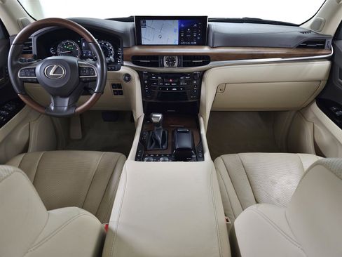 Used 2021 Lexus LX 570 4WD w/ Luxury Package image 15