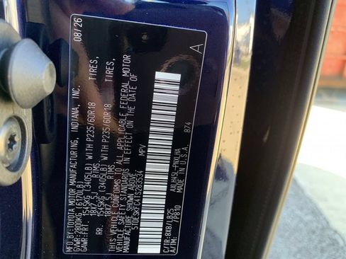 Used 2026 Toyota Sienna Platinum AWD/4WD image 43