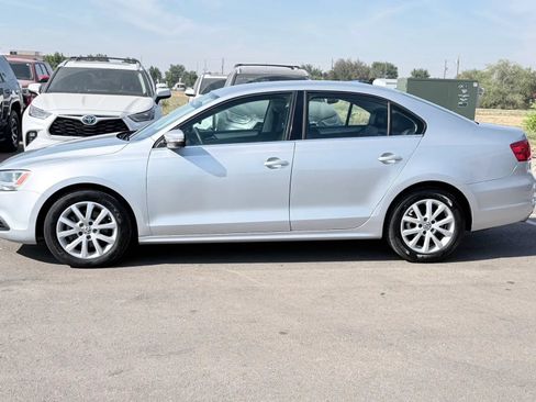 Used 2013 Volkswagen Jetta SE FWD image 9