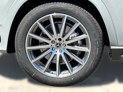 Certified 2025 Mercedes-Benz GLS 450 4MATIC image 11