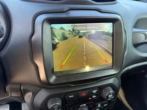 Used 2022 Jeep Renegade Latitude AWD/4WD image 20