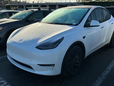 Used 2021 Tesla Model Y Performance image 2