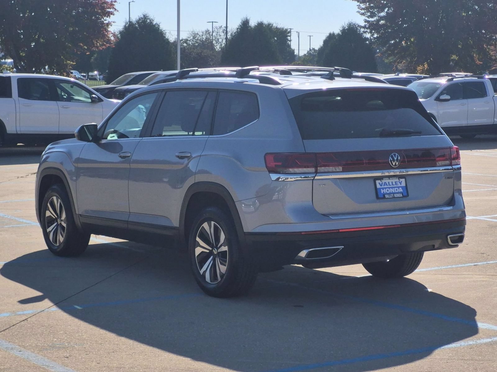 Used 2024 Volkswagen Atlas SE AWD/4WD image 8