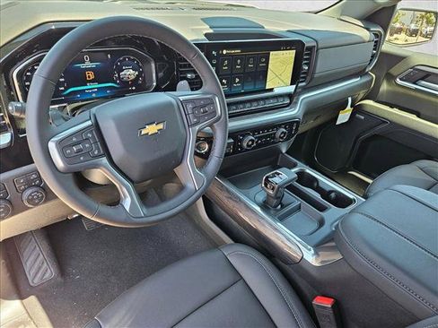 New 2026 Chevrolet Silverado 1500 LTZ w/ LTZ Premium Package AWD/4WD image 3