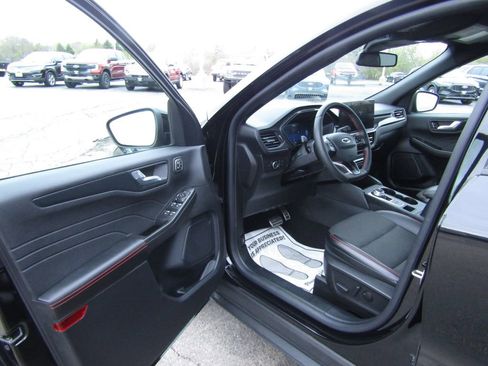 Used 2023 Ford Escape ST-Line Elite image 12
