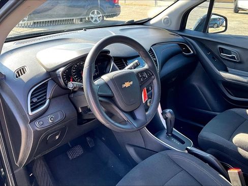 Used 2017 Chevrolet Trax LS image 17