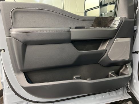 New 2026 Ford F350 Lariat w/ Black Appearance Package image 32