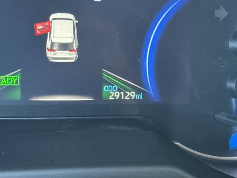 Certified 2025 Toyota RAV4 LE image 31