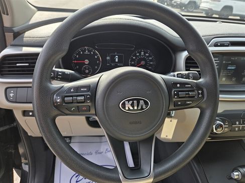 Used 2018 Kia Sorento FWD image 14