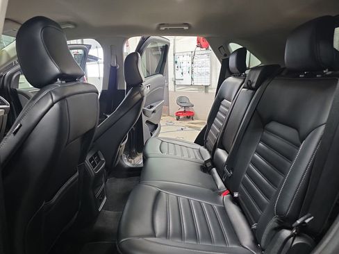 Used 2024 Ford Edge SEL image 13