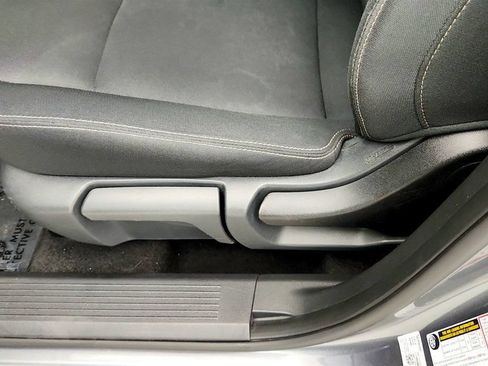 Used 2023 Nissan Rogue S AWD/4WD image 11