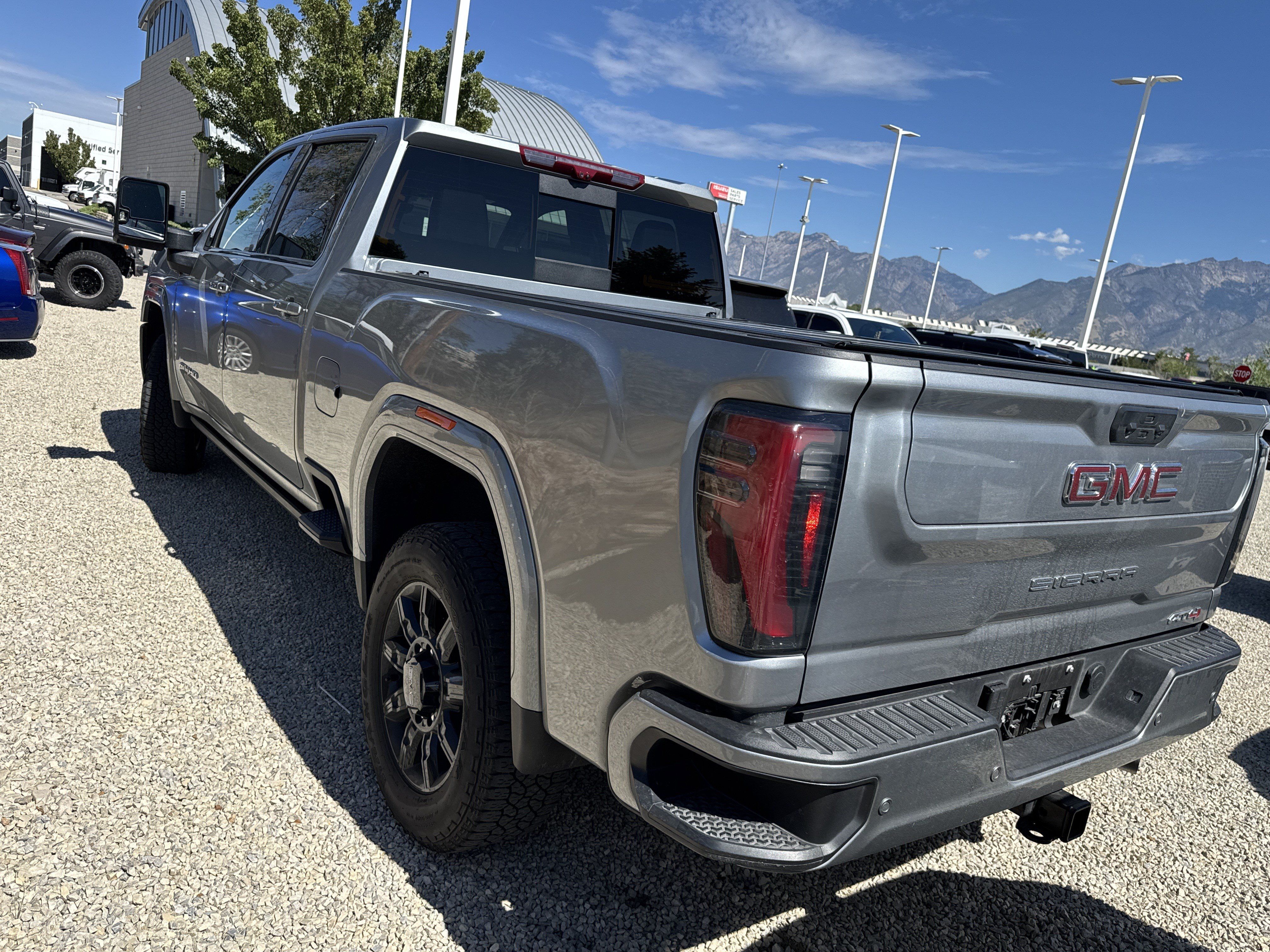 Used 2025 GMC Sierra 3500 AT4 w/ AT4 Premium Plus Package AWD/4WD image 5