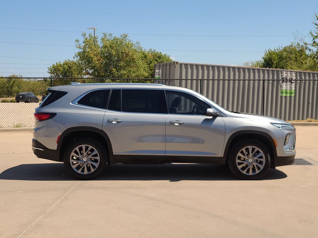 Used 2025 Buick Enclave Preferred FWD image 4