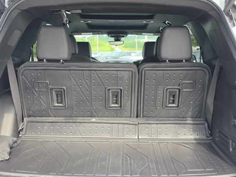 Used 2022 Chevrolet Traverse High Country w/ LPO, Floor Liner Package AWD/4WD image 14