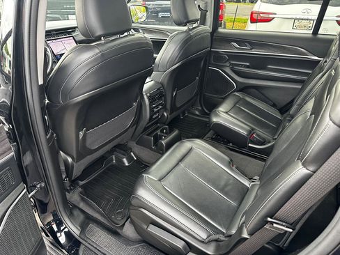 Used 2022 Jeep Grand Cherokee L Limited AWD/4WD image 21