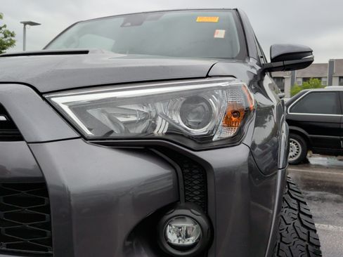 Used 2023 Toyota 4Runner TRD Off-Road Premium AWD/4WD image 3