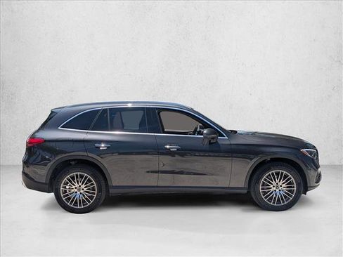 Used 2026 Mercedes-Benz GLC 300 image 4