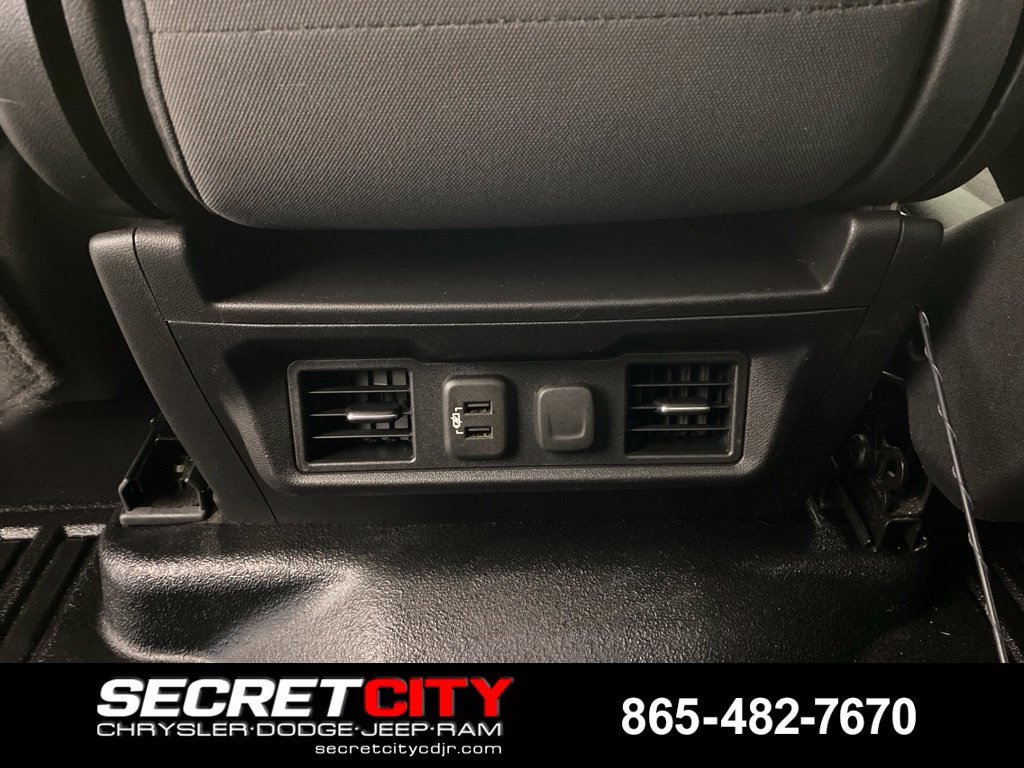 Used 2020 Chevrolet Silverado 1500 LT w/ Convenience Package AWD/4WD image 27