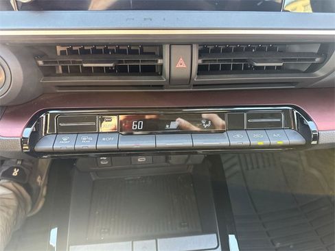 Used 2023 Toyota Prius Prime Premium image 18