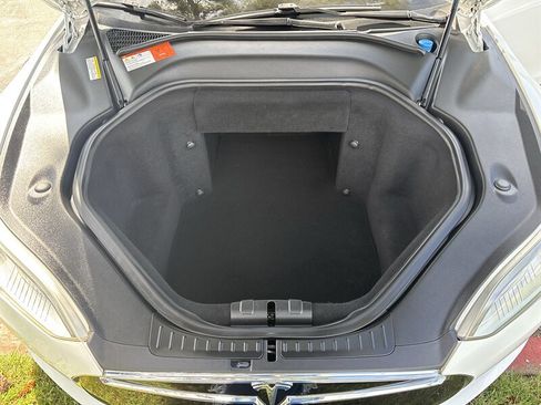 Used 2015 Tesla Model S 70 RWD image 38