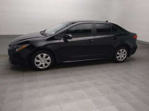 Used 2025 Toyota Corolla LE FWD image 2