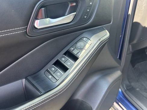 Used 2023 Nissan Rogue SL AWD/4WD image 18