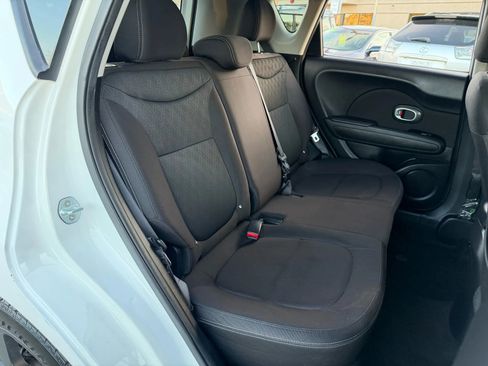 Used 2017 Kia Soul image 16