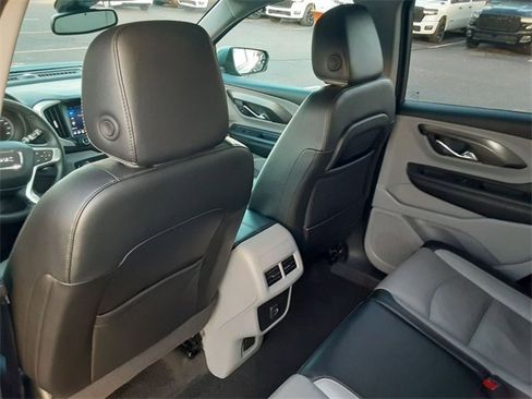 Used 2024 GMC Terrain SLT image 24