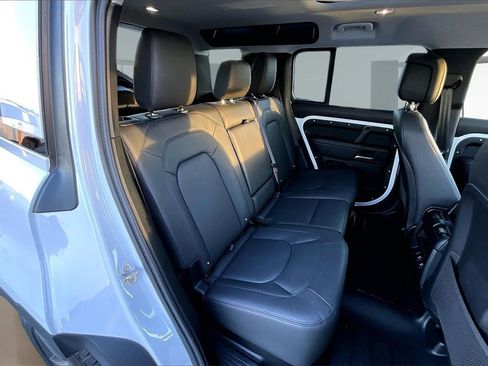 Used 2025 Land Rover Defender 110 S image 23