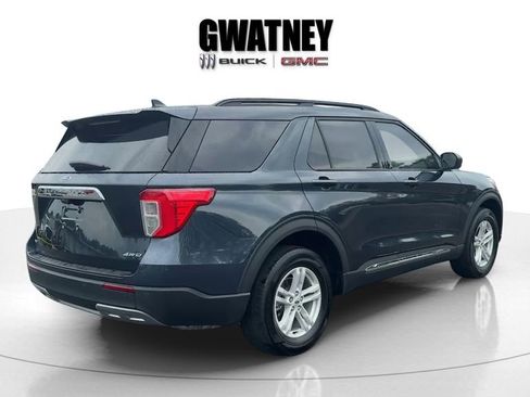 Used 2024 Ford Explorer XLT w/ Equipment Group 202A AWD/4WD image 4
