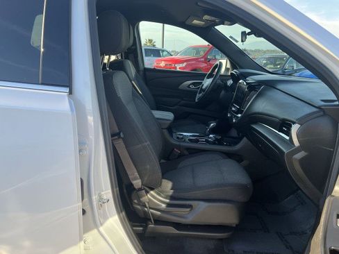 Used 2023 Chevrolet Traverse LT image 27