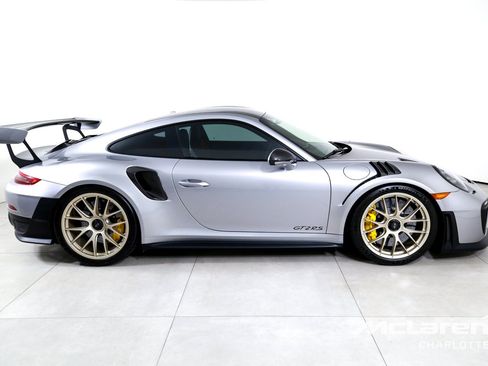 Used 2018 Porsche 911 GT2 RS w/ Weissach Package RWD image 9