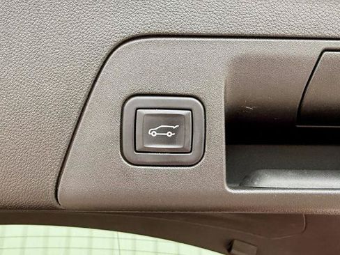 Used 2023 Buick Envision Avenir AWD/4WD image 18