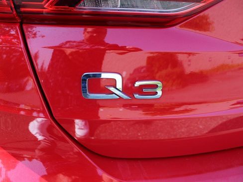 Used 2020 Audi Q3 2.0T Prestige w/ Prestige Package image 32