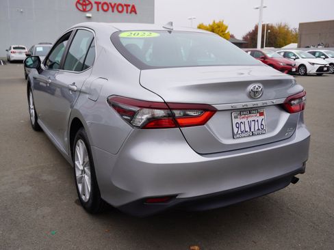 Used 2022 Toyota Camry LE image 8