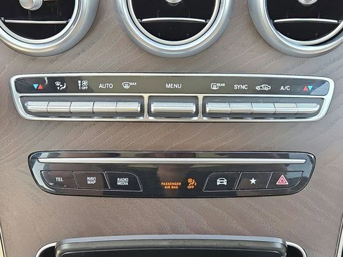 Used 2021 Mercedes-Benz GLC 300 4MATIC image 12