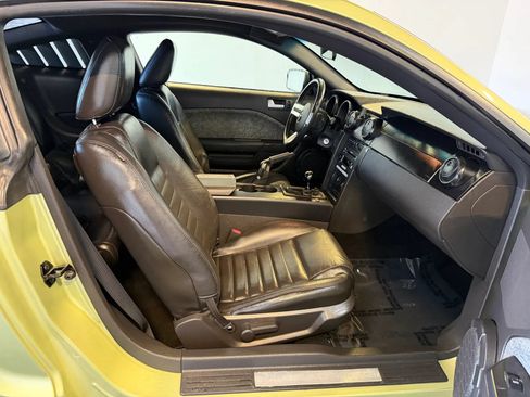 Used 2005 Ford Mustang GT Premium RWD image 23