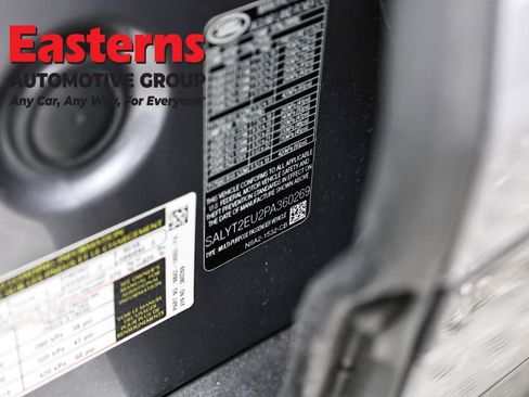 Used 2023 Land Rover Range Rover Velar R-Dynamic S image 37