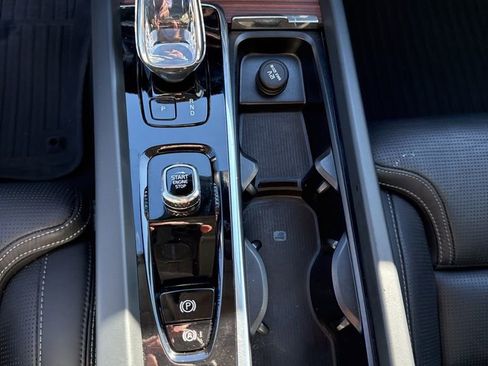 Used 2023 Volvo XC60 B5 Ultimate image 26