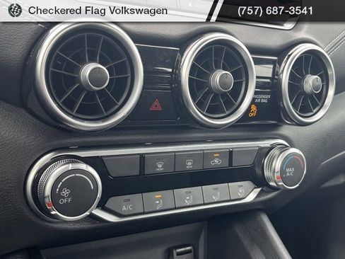 Used 2024 Nissan Sentra SV image 38