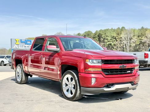Used 2018 Chevrolet Silverado 1500 LT w/ All Star Edition AWD/4WD image 9