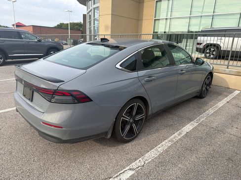 Used 2023 Honda Accord Sport image 3