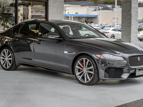 Used 2018 Jaguar XF S image 4