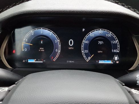 Certified 2025 Jeep Grand Cherokee Altitude AWD/4WD image 21