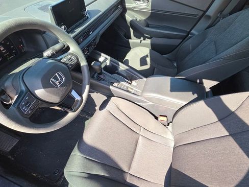 Used 2023 Honda Accord EX image 12