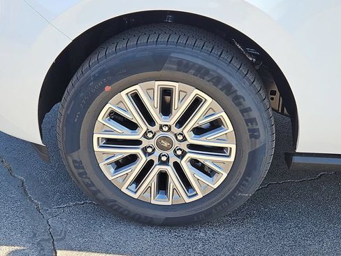 New 2027 Ford Expedition Platinum w/ Driver's Package RWD image 17